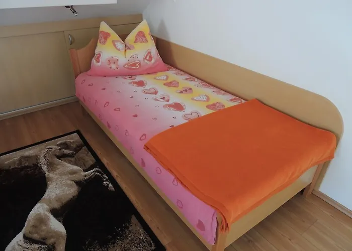 בית הארחה And Tavcar