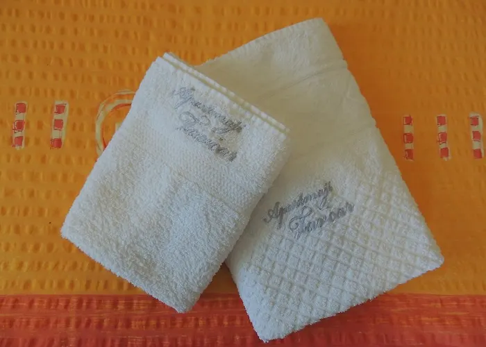 And Tavcar בית הארחה בלד