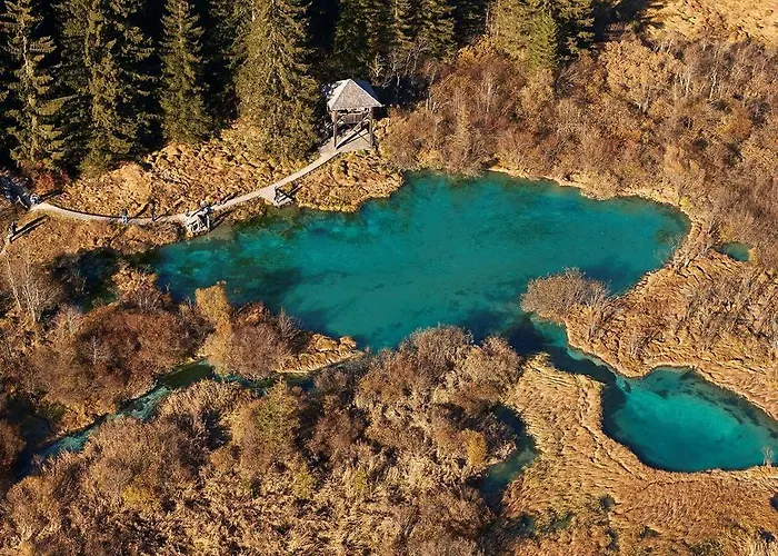 And Tavcar בית הארחה