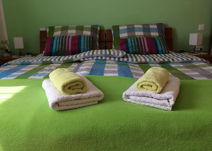 בית הארחה And Tavcar