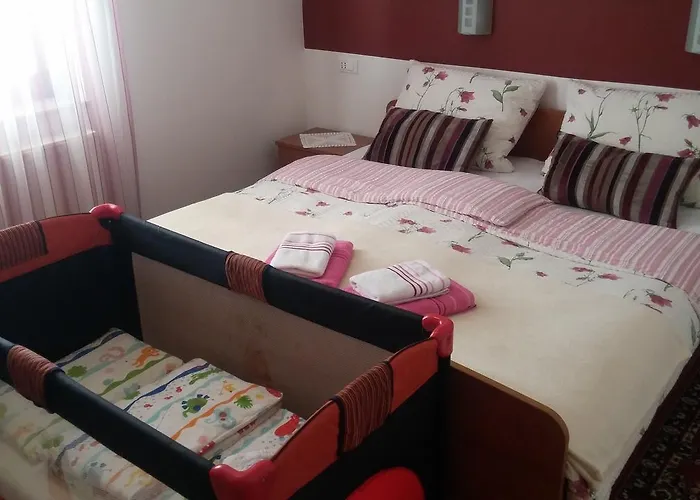 And Tavcar בית הארחה